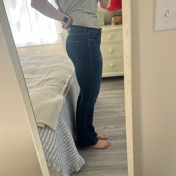 Old Navy Micro Flare Jeans Dark Wash - Picture 6 of 6